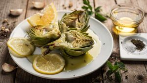 Carciofi alla romana in padella, con questo trucco restano teneri e non anneriscono mai